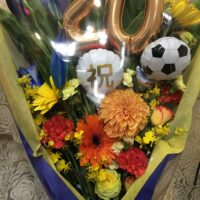 成人式の花束　２０とサッカーボール